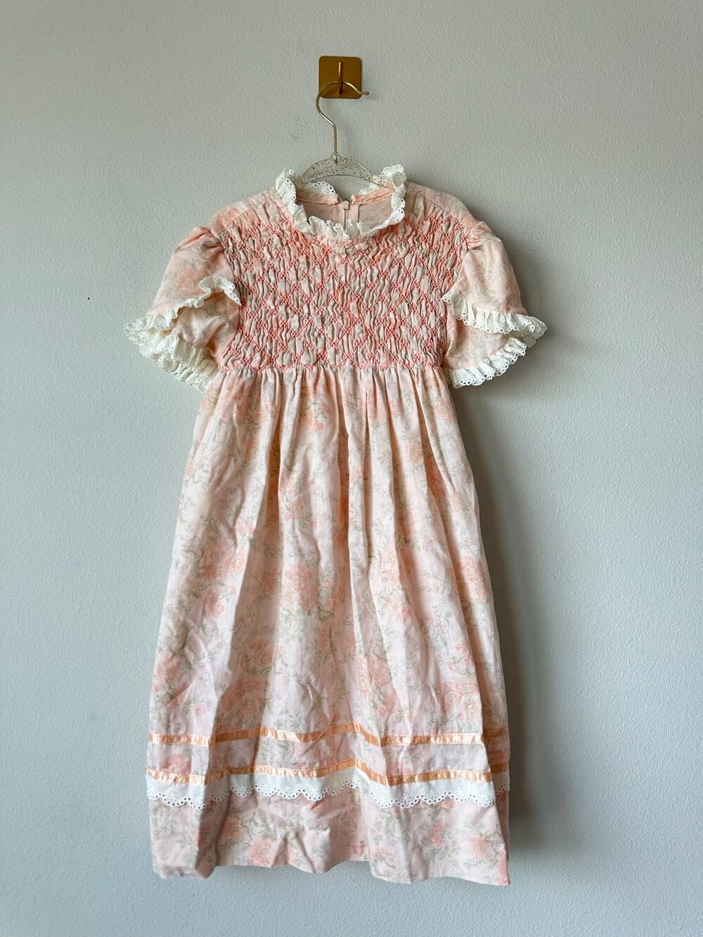 Vintage 70s Girls Pink Floral Smocked Prairie Dress Eyelet Lace Girls 5T